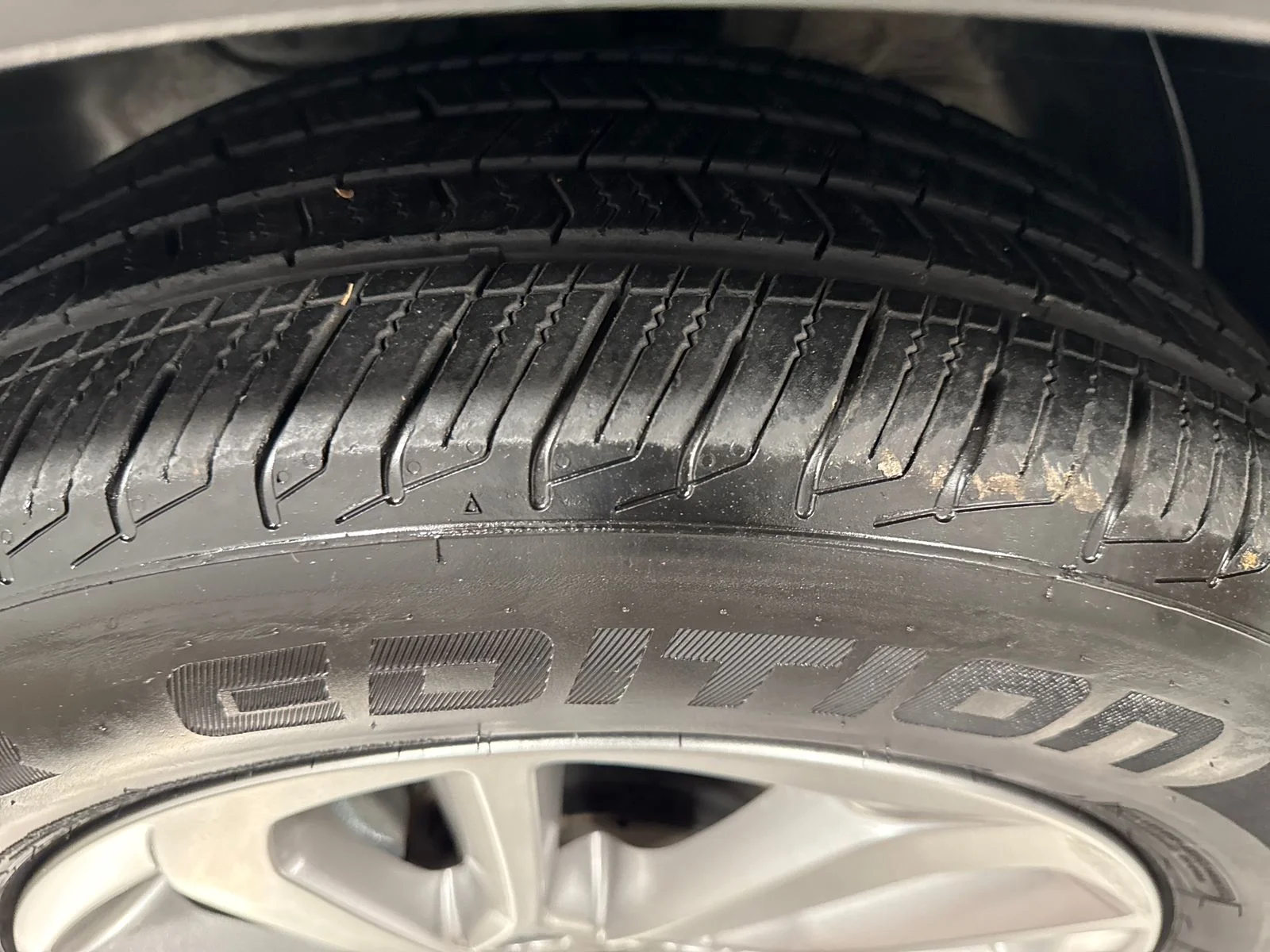 Used 2018 Molten Silver Hyundai SEL image 11