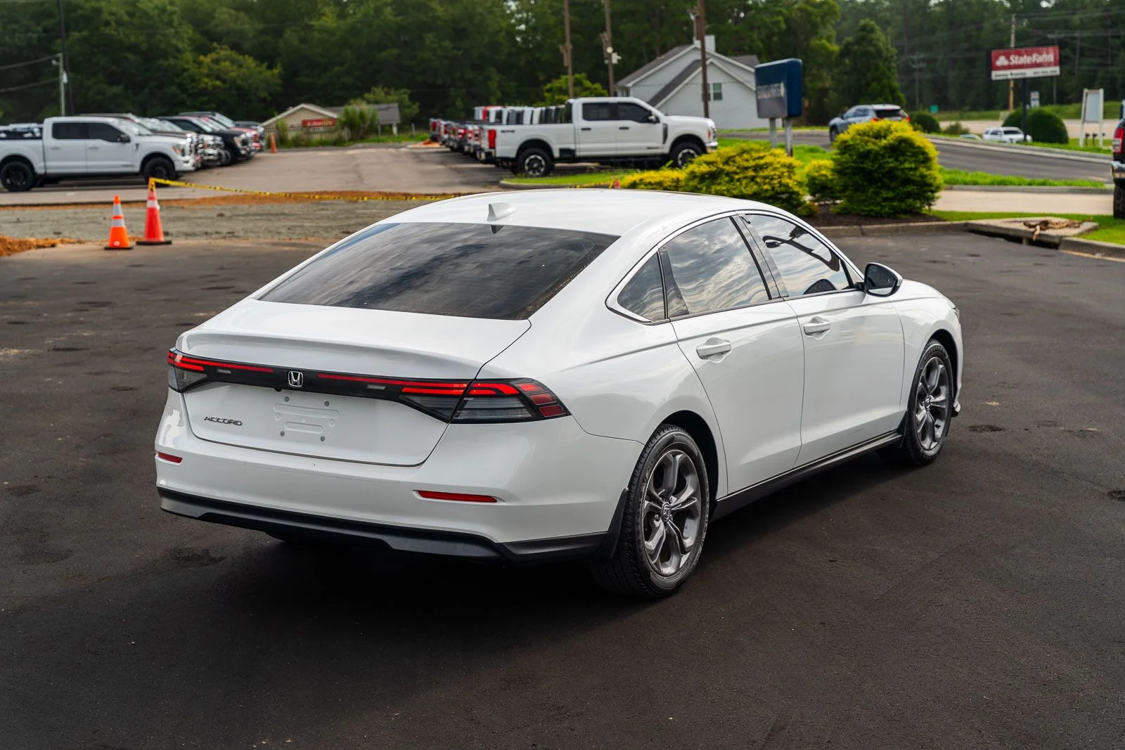 Used 2024  Honda EX image 6
