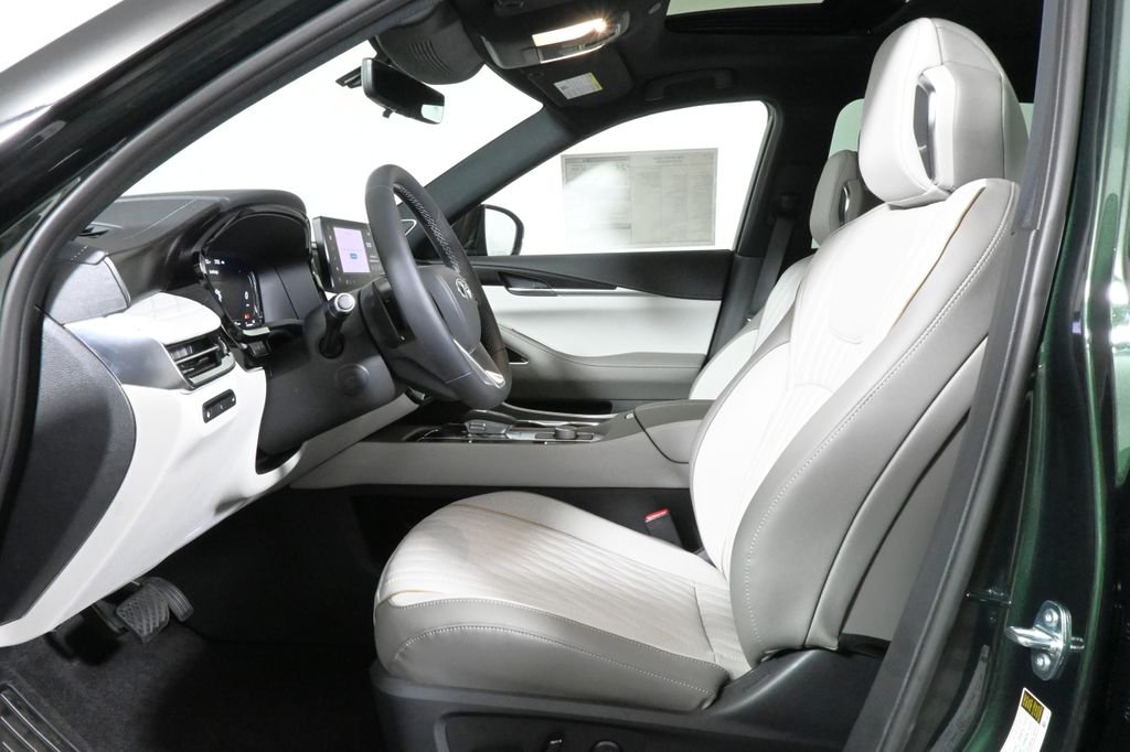 New 2026 2T DEEP EMRLD INFINITI Autograph AWD image 3