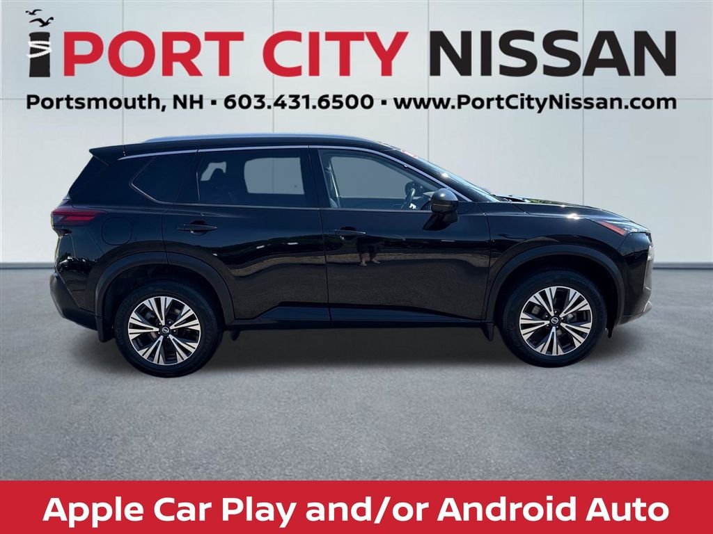 Used 2021 Super Black Nissan SV premium w/heated seats & panoramic roof image 4