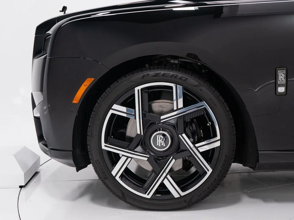 Certified Used 2026 Black Diamond Rolls-Royce Black Badge image 48