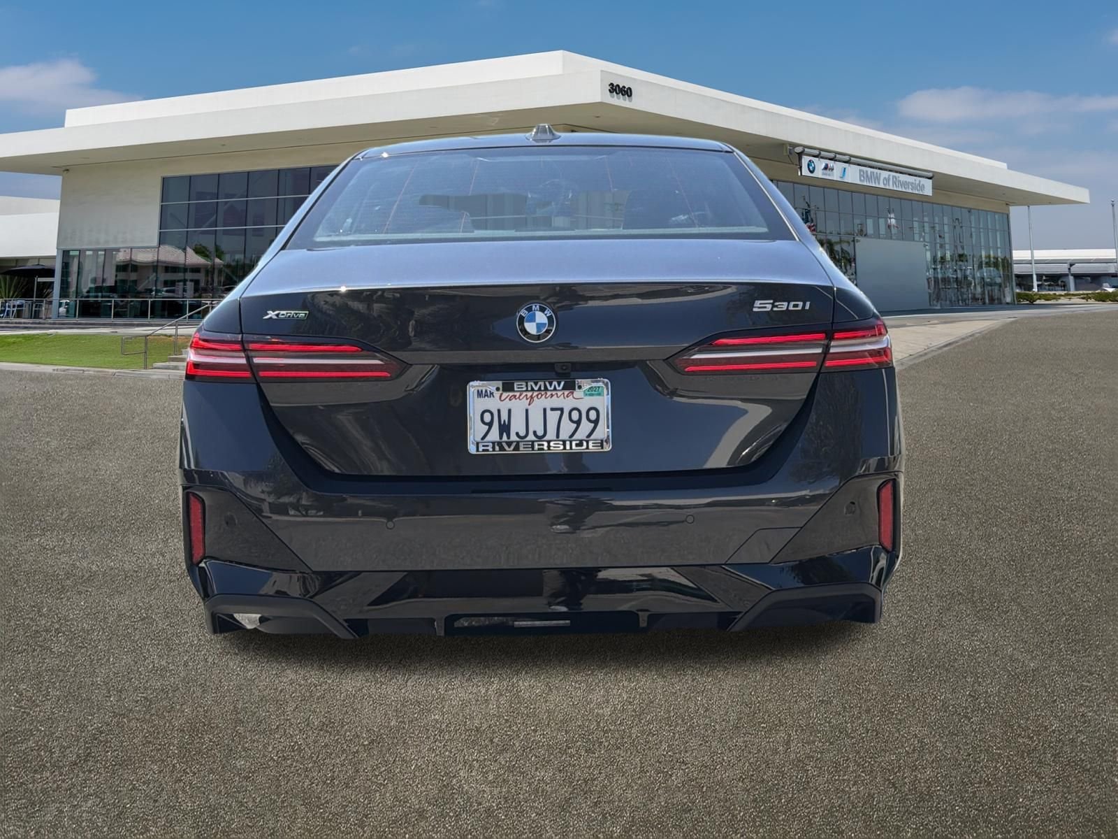 Used 2026 Dark Graphite Metallic BMW 530i xDrive image 9
