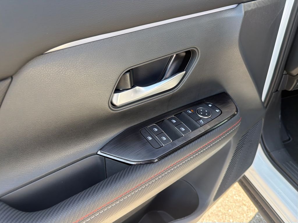 New 2026 Nissan Kicks SR 4D Sport Utility