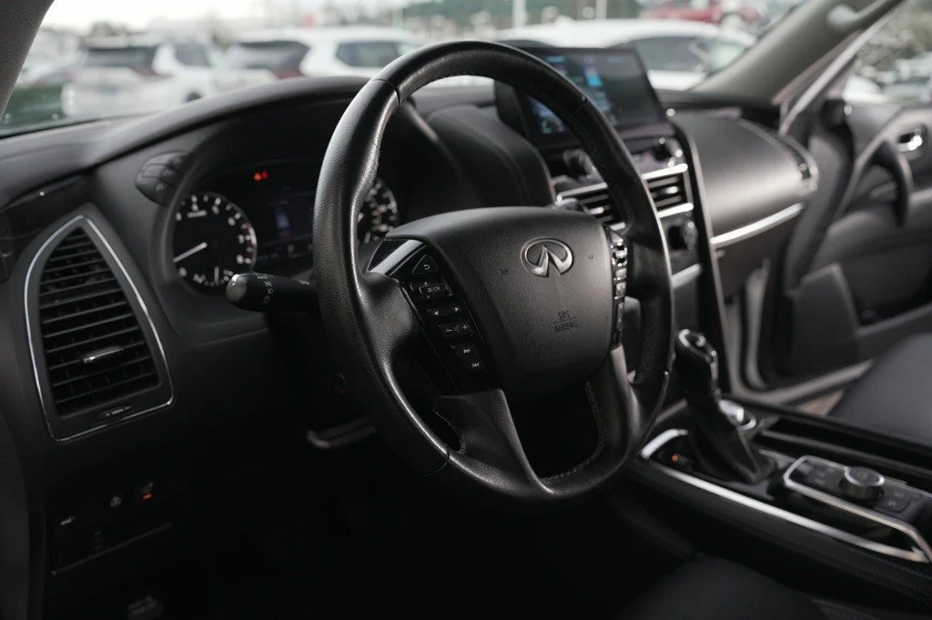 Used 2024 Moonstone White INFINITI LUXE image 17