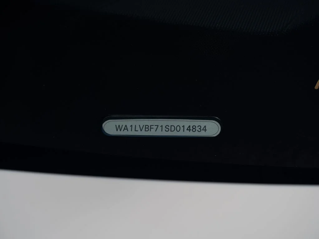 Used 2025 White Audi  image 32