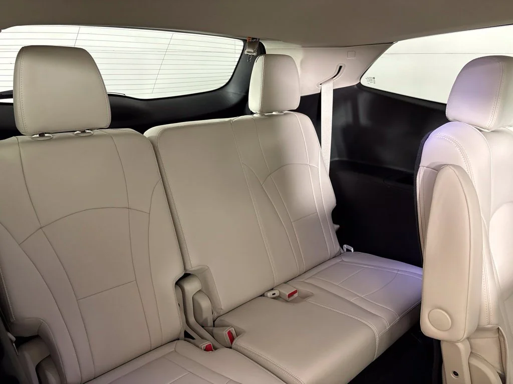 Used 2023 Black Buick Essence image 22
