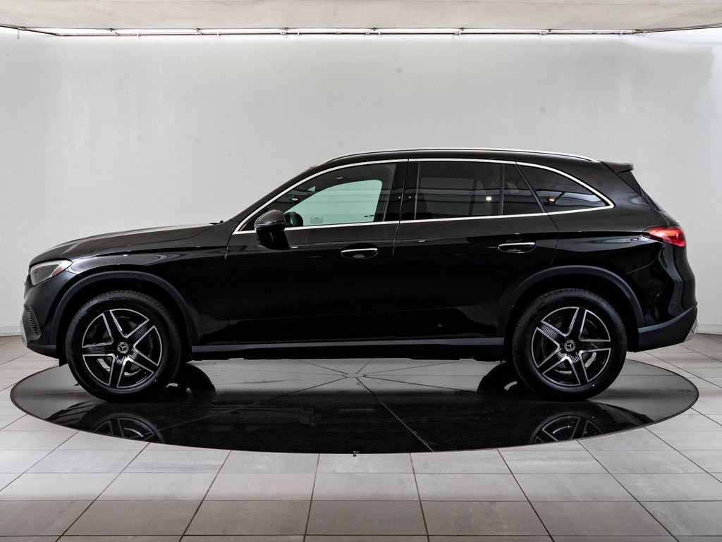 New 2026 Black Mercedes-Benz GLC 300 image 5