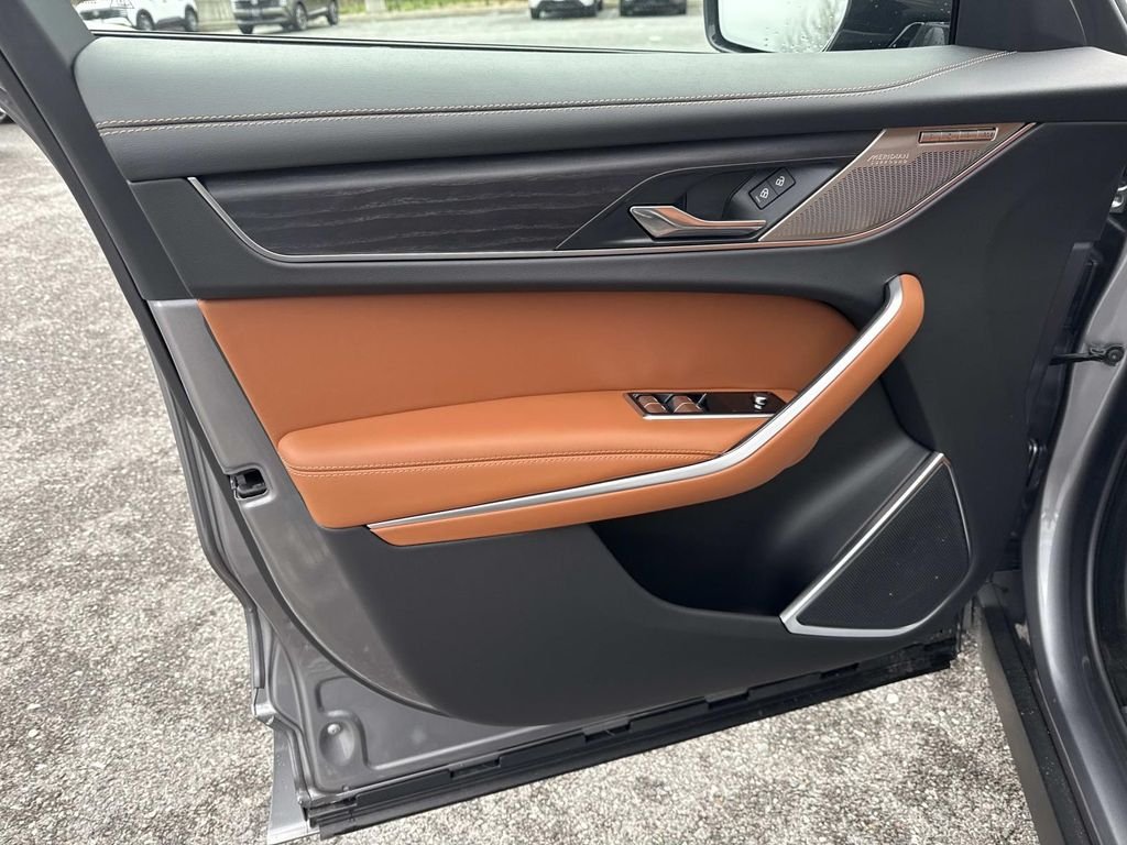 2026 Jaguar F-Pace R-Dynamic S - Photo 19