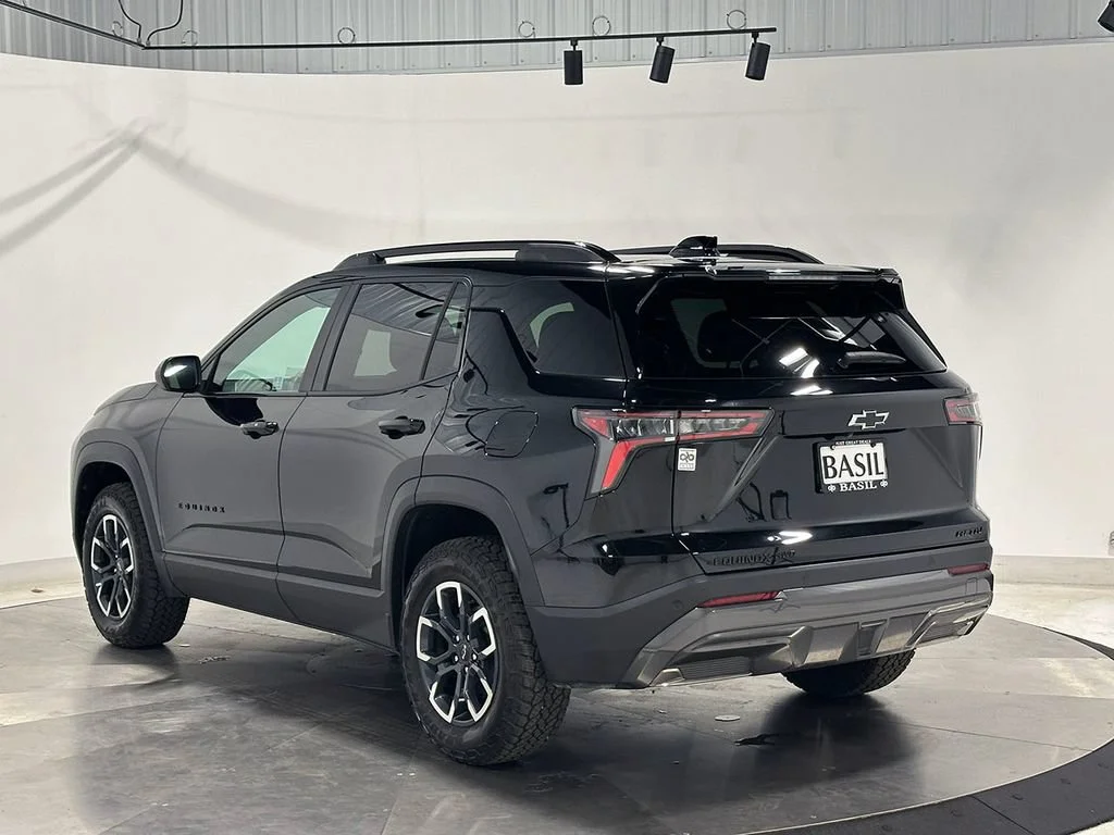 Used 2025 Mosaic Black Metallic Chevrolet ACTIV image 14
