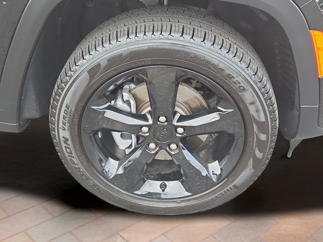 Used 2026 Diamond Black Jeep Limited image 28