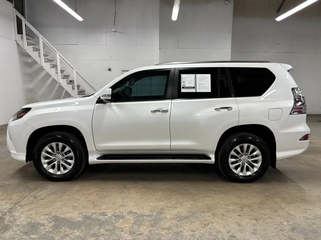 Used 2023 White Lexus 460 image 5