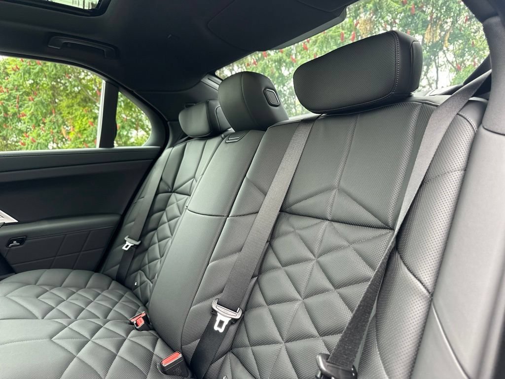 New 2026 Black Sapphire Metallic BMW 740i xDrive image 22