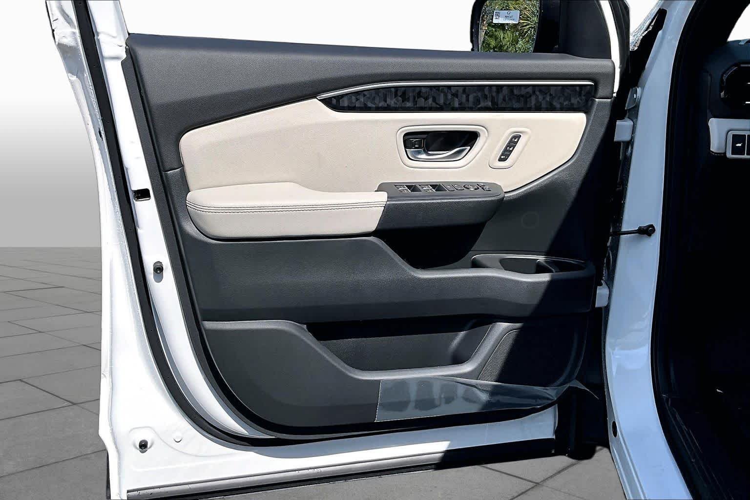 New 2026 Platinum White Pearl Honda TrailSport Elite image 13