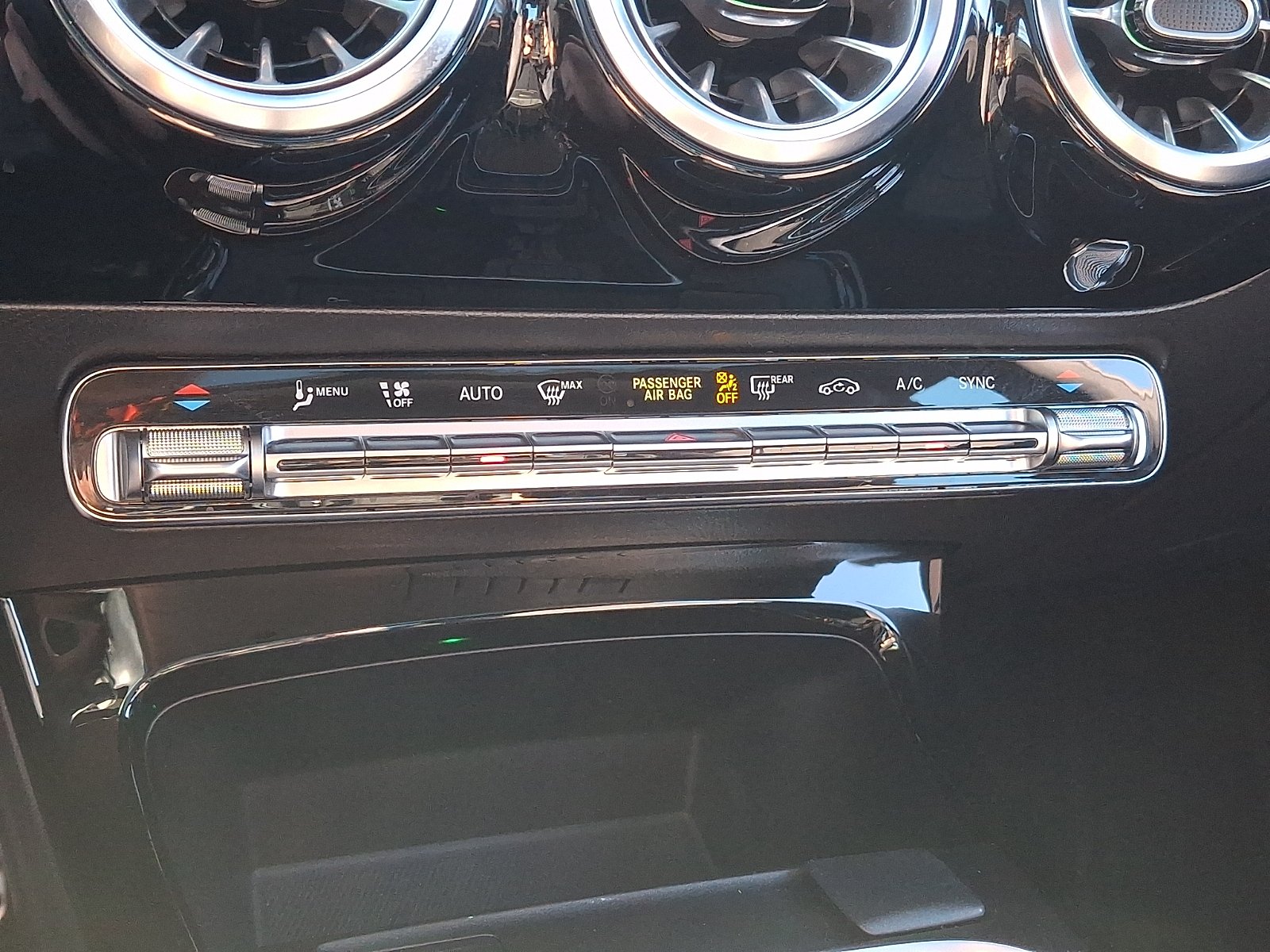 Certified Used 2023 Polar White - 149 Mercedes-Benz 4MATIC® image 16