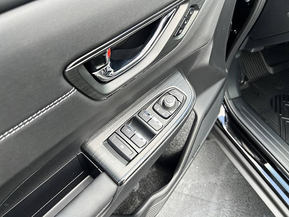 New 2026 CRYSTAL BLACK SILICA Subaru Touring XT image 10