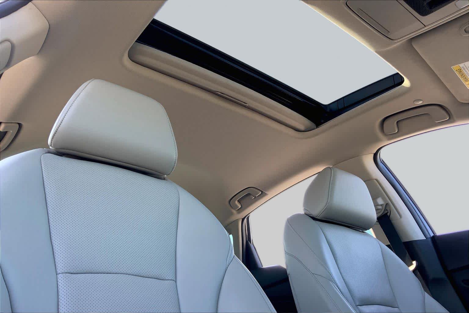 Used 2025 Meteorite Gray Metallic Honda Touring image 14