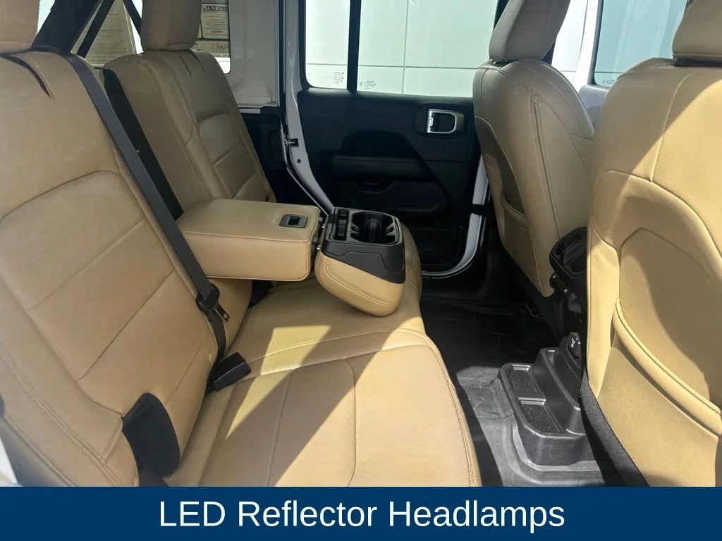 Certified Used 2018 Bright White Clearcoat Jeep Unlimited Sahara image 27