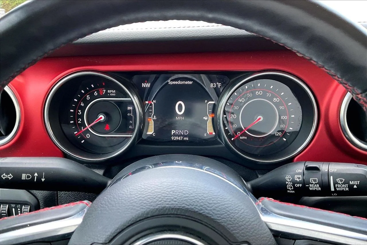 Certified Used 2018 White Jeep Rubicon image 10