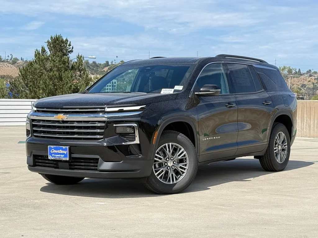 New 2027 Mosaic Black Metallic Chevrolet LT image 2