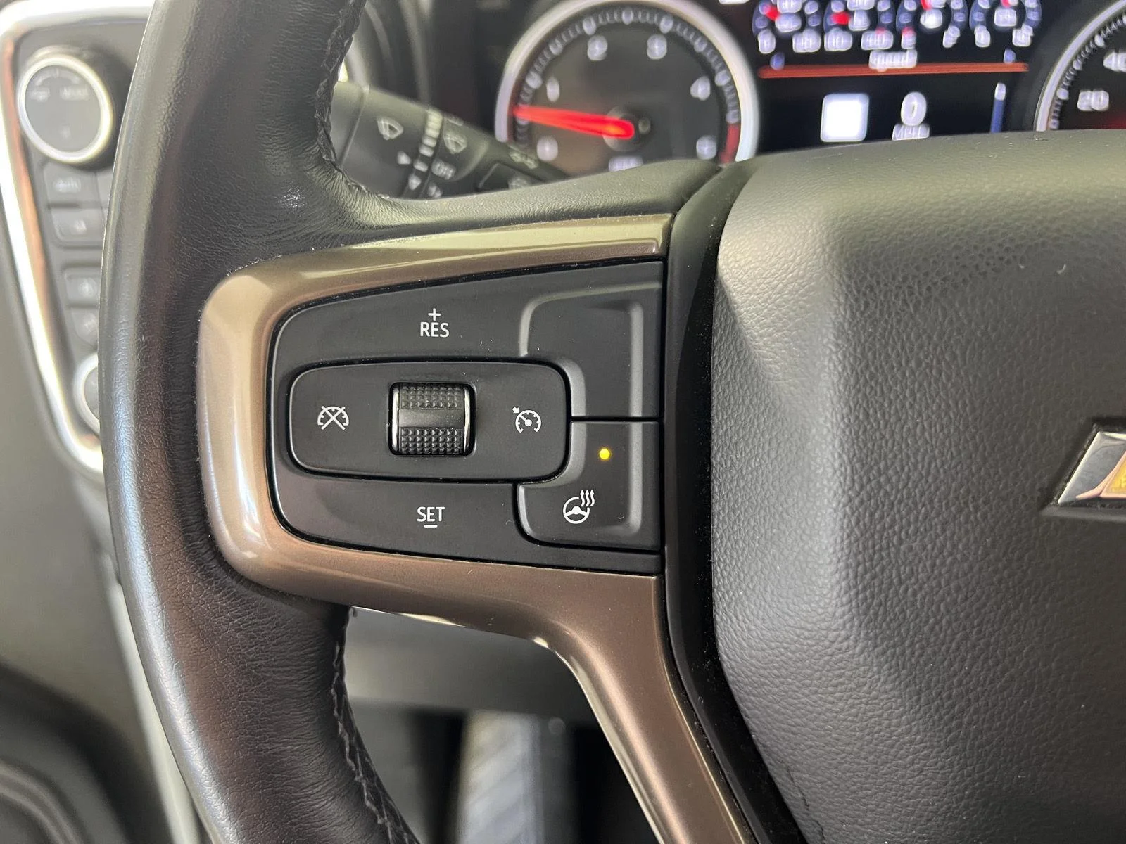 Used 2022 SUMMIT WHITE Chevrolet High Country image 10