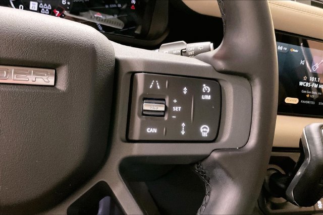 Used 2024 Fuji White Land Rover X-Dynamic SE image 19