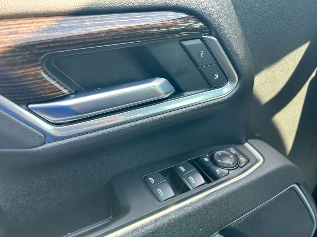 Used 2026 Silver GMC SLE image 26