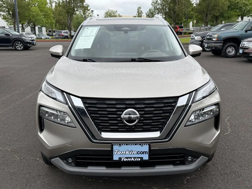 Used 2021 Champagne Silver Metallic Nissan SL image 3