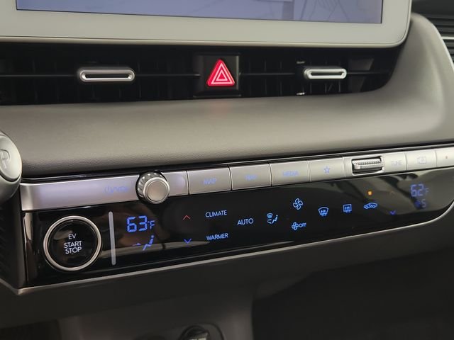 Certified Used 2024 White Hyundai SE image 27