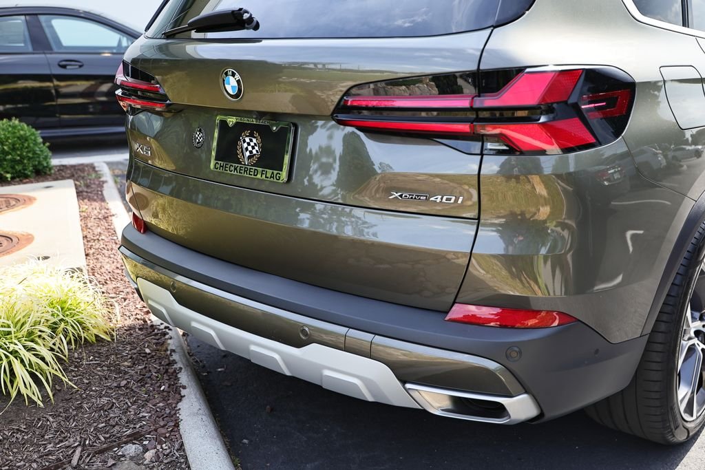 Used 2024 Manhattan Green Metallic BMW xDrive40i image 9