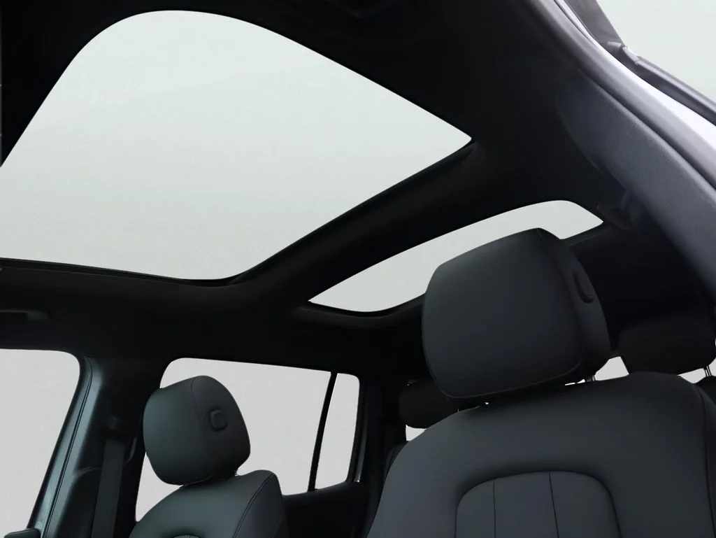 New 2026 Mountain Grey Metallic Mercedes-Benz GLB 250 image 44
