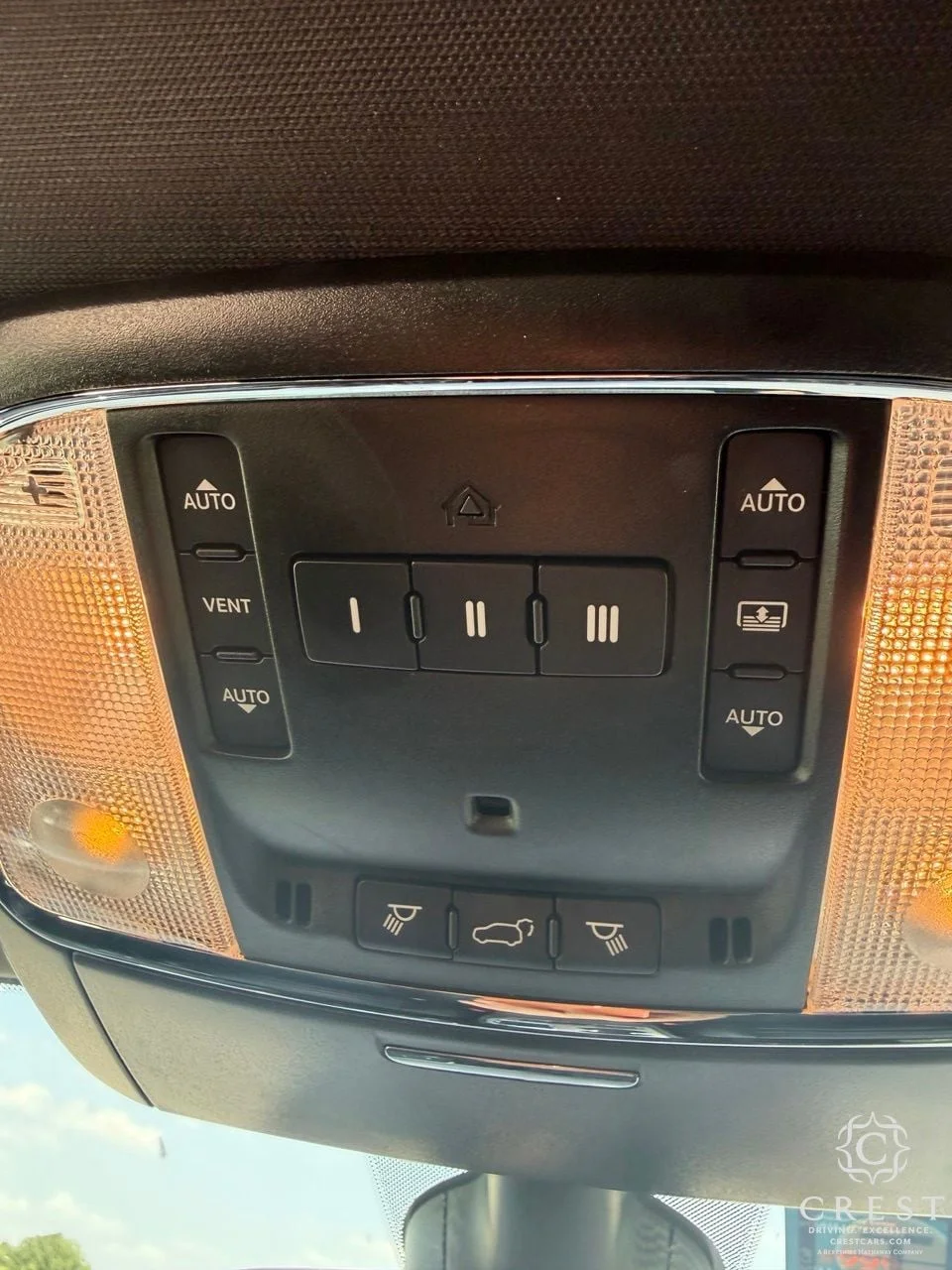 Used 2022 Diamond Black Crystal Pearlcoat Jeep Limited image 25