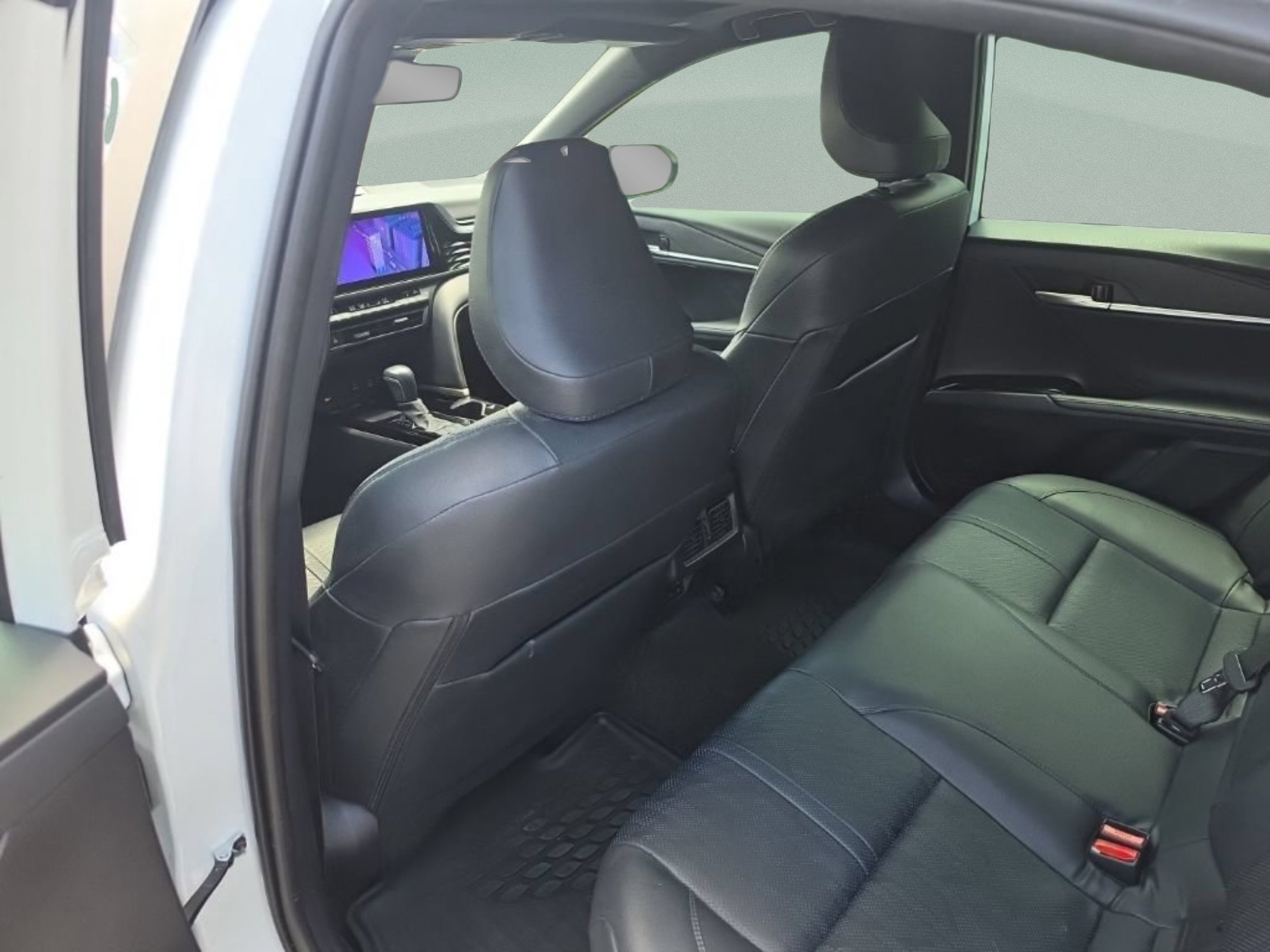 Used 2025 Off-white Toyota XSE image 21