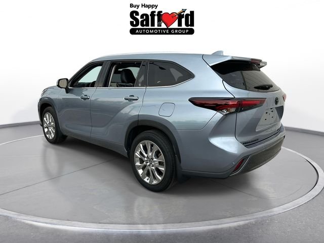 Used 2024  Toyota Limited image 10