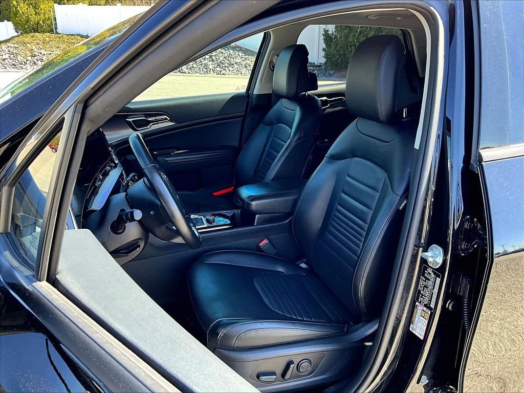 Used 2023 Ebony Black Kia SX-Prestige image 10