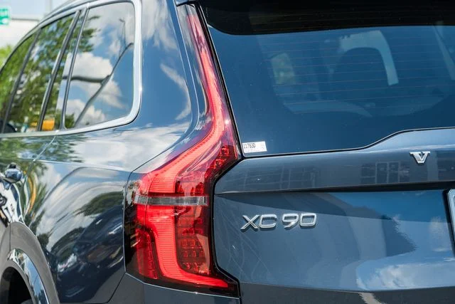 Used 2025 Denim Blue Volvo Ultra image 7