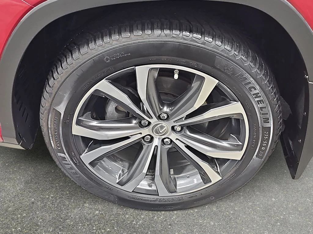 Used 2016 Red Lexus 350 image 34