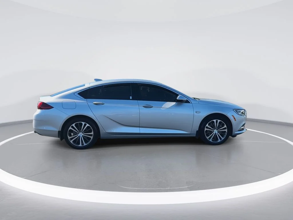 Used 2018 Silver Buick Essence image 9