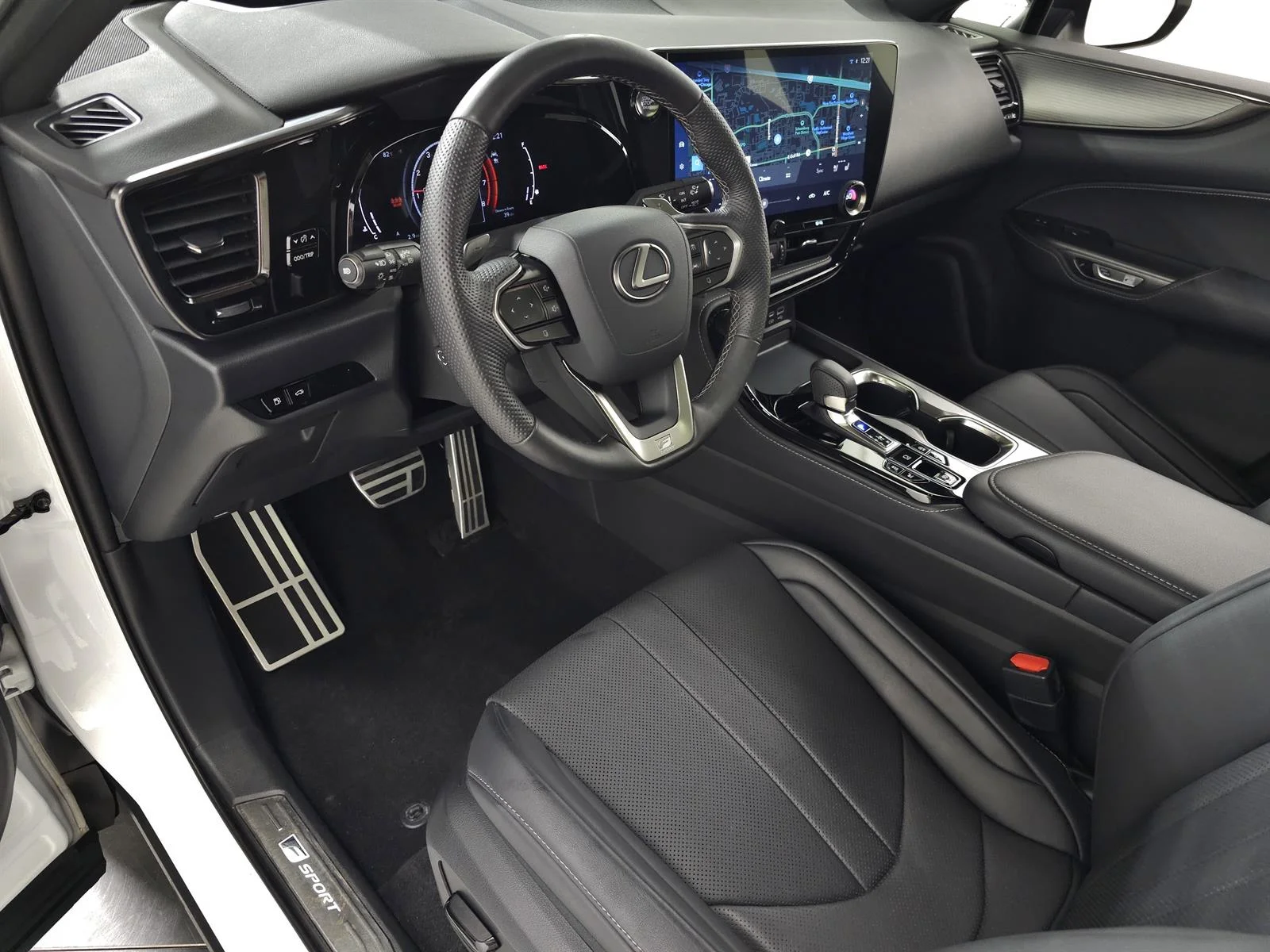 Certified Used 2024 Ultra White 083 Lexus F SPORT Handling image 17