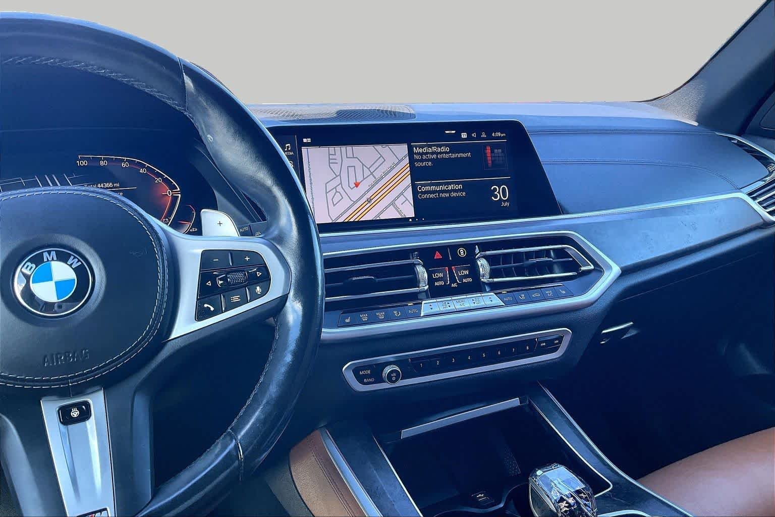 Used 2022 Mineral White Metallic BMW xDrive40i image 7