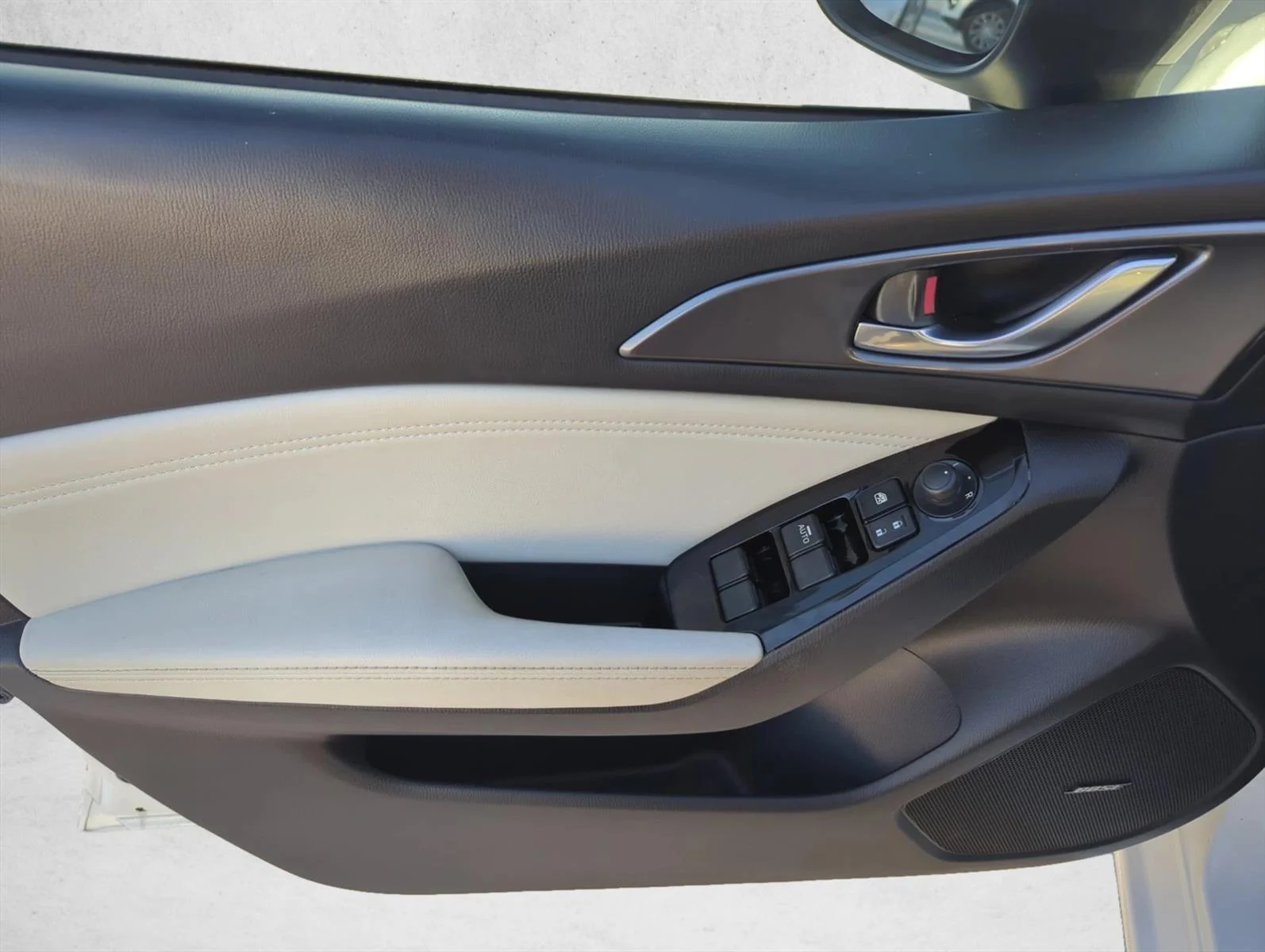 Used 2018 Snowflake White Pearl Mica Mazda Grand Touring image 11