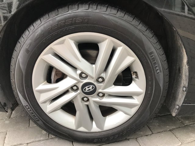 Used 2020 Phantom Black Hyundai SEL image 9