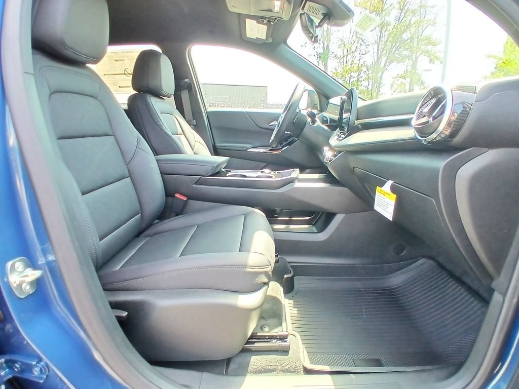 2027 Chevrolet Equinox LT - Photo 19