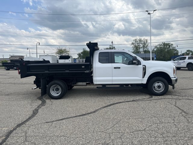 2026 Ford F-550 Super Duty Chassis Cab XL - Photo 27
