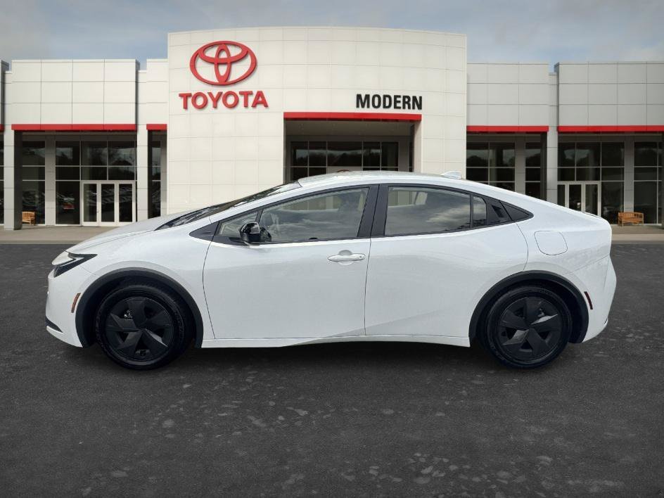 Used 2025 Wind Chill Pearl Toyota LE image 7