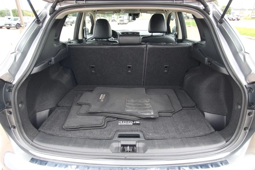 Used 2022 Gun Metallic Nissan SV image 14