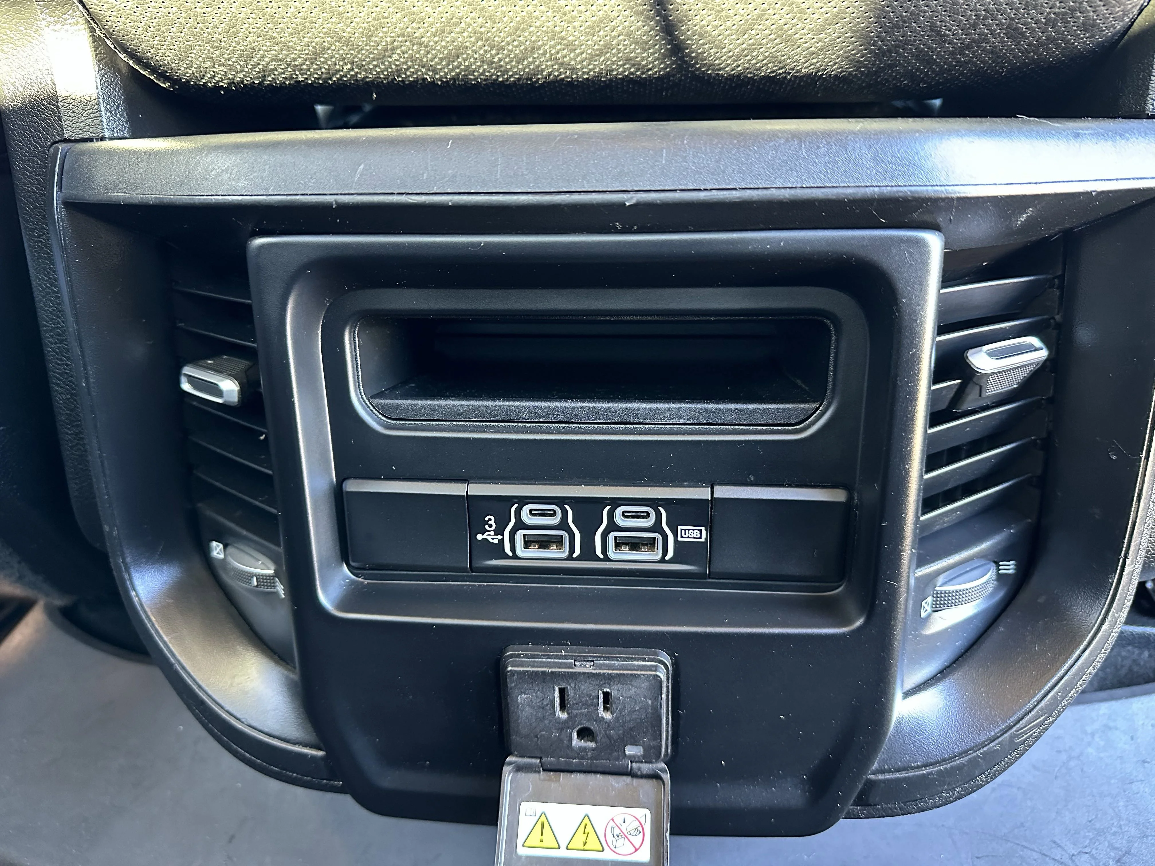 Used 2021 Delmonico Red Pearlcoat Ram Laramie image 22