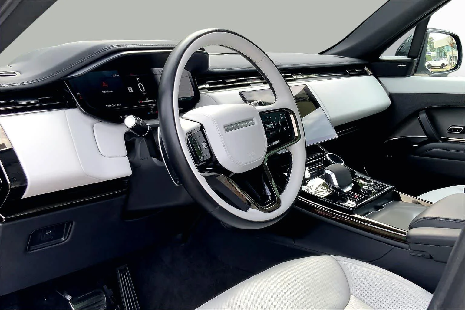 Used 2023 Carpathian Grey Premium Metallic Land Rover SE Dynamic image 16