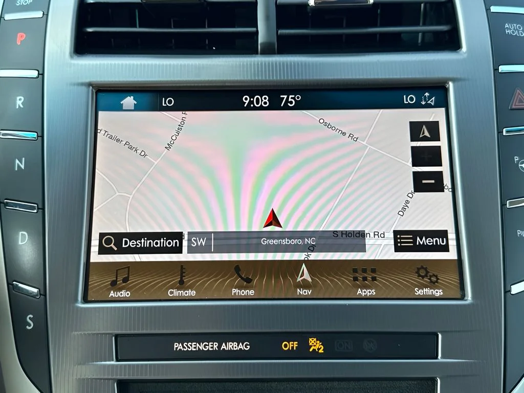Used 2019 White Lincoln Reserve image 20
