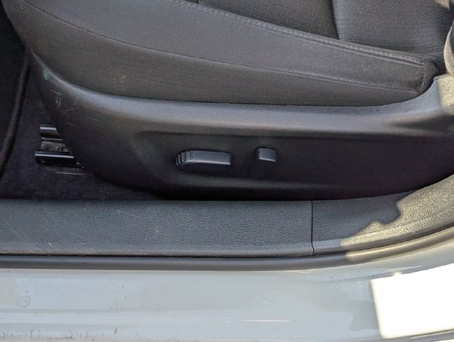 Used 2025 White Nissan 2.5 SV image 15