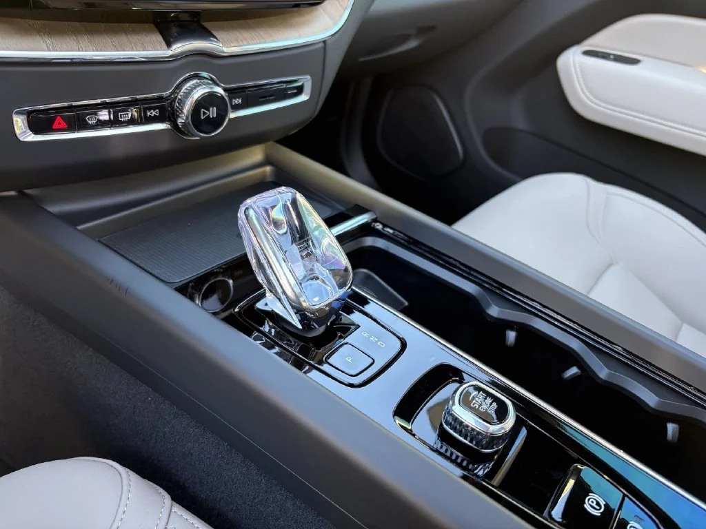New 2026 Vapour Grey Volvo Plus image 22